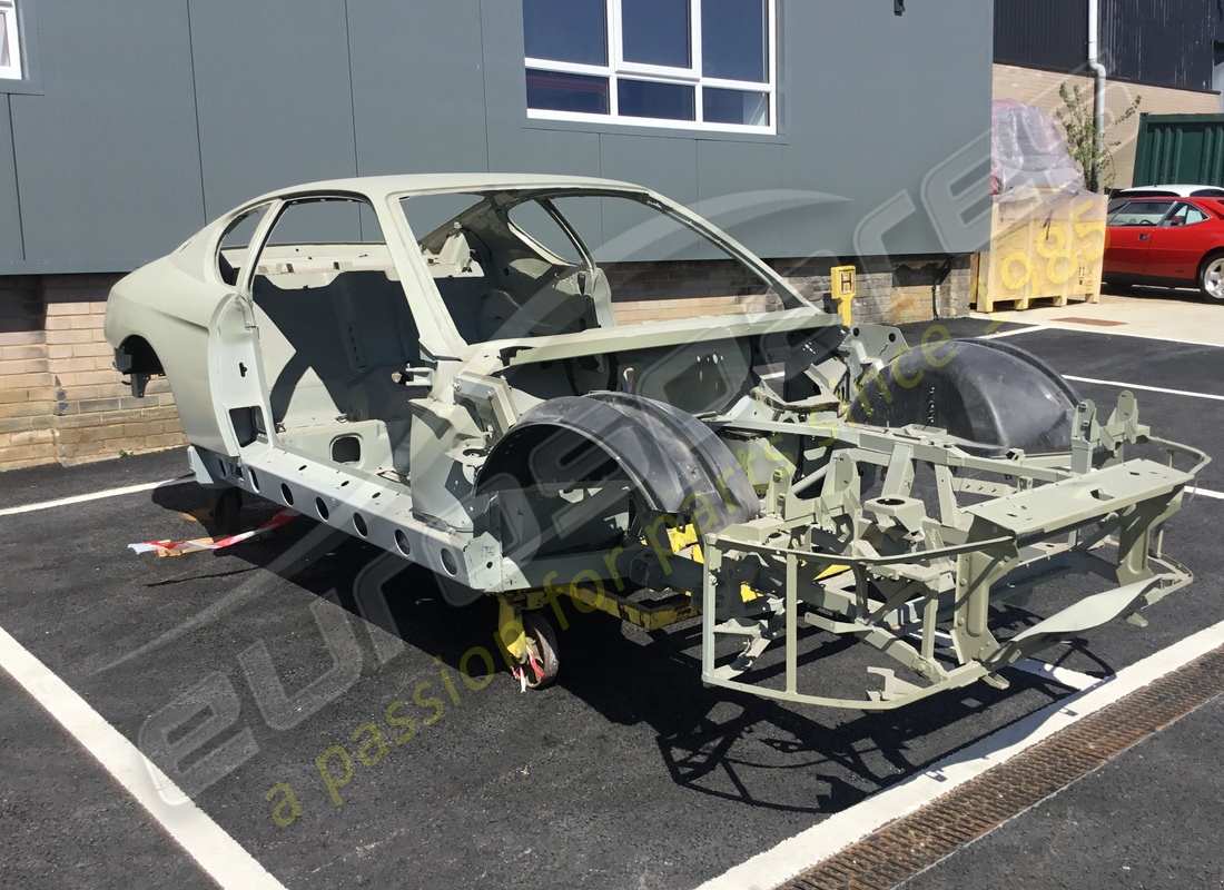 nouvelle carrosserie complète ferrari ferrari 456. numéro de pièce 64318000 (2)