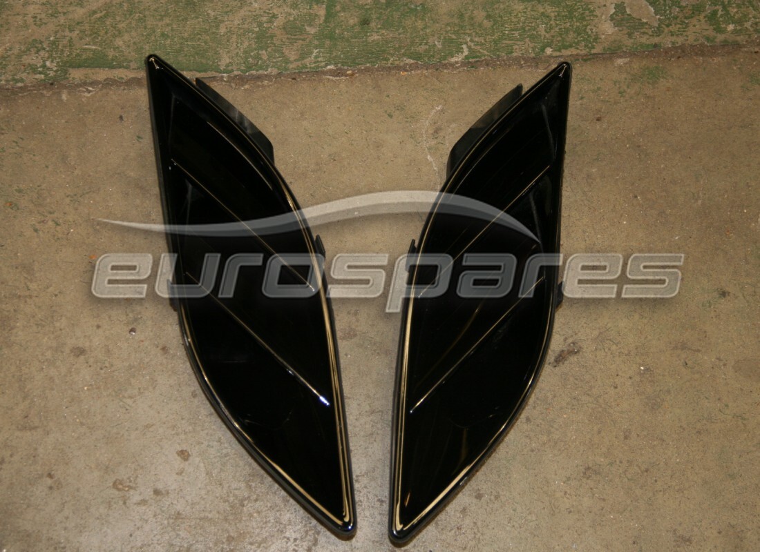 ENSEMBLE DE BOUCHONS D'AÉRATION LATÉRAUX SPORT D'OCCASION Ferrari. NUMÉRO DE PIÈCE 70002669 (1)