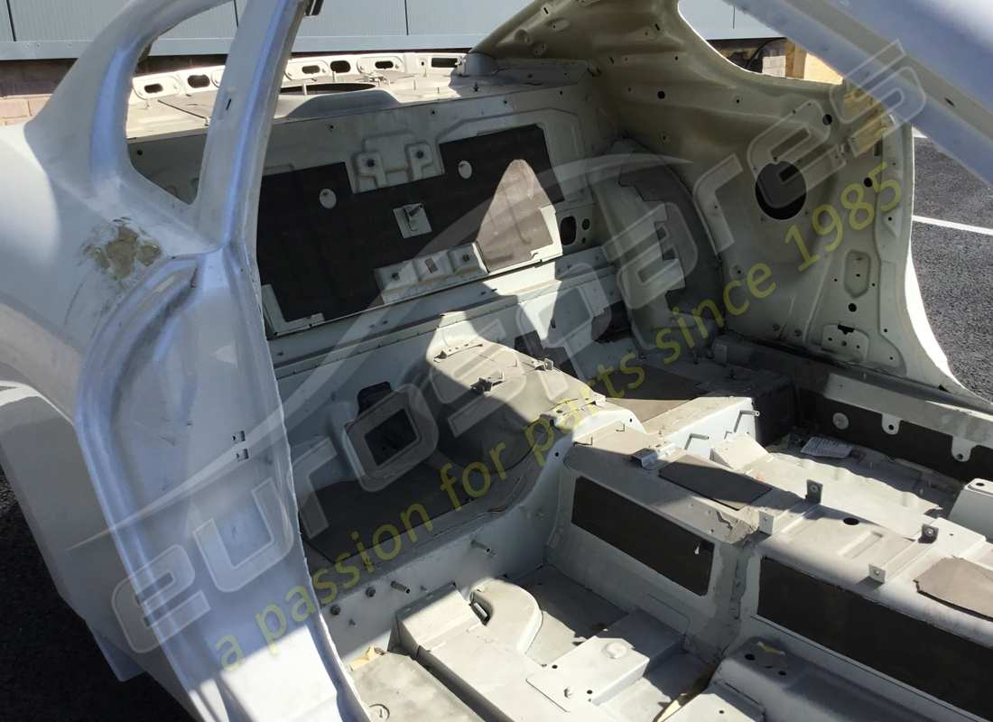 nouveau (autre) maserati châssis complet lhd. numéro de pièce 980145185 (10)