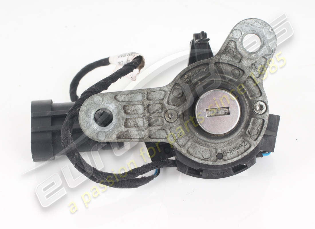 UTILISÉ Ferrari MONTAGE COMPLET DU LOQUET. NUMÉRO DE PIÈCE 82811200 (1) UTILISÉ Ferrari MONTAGE COMPLET DU LOQUET. NUMÉRO DE PIÈCE 82811200 (1)