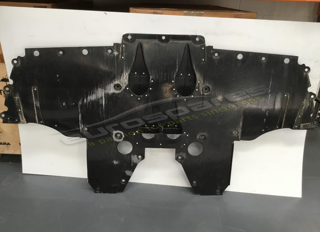 UTILISÉ Ferrari BOUCLIER DE SOUS-CAISSE AVANT. NUMÉRO DE PIÈCE 84154500 (1)
