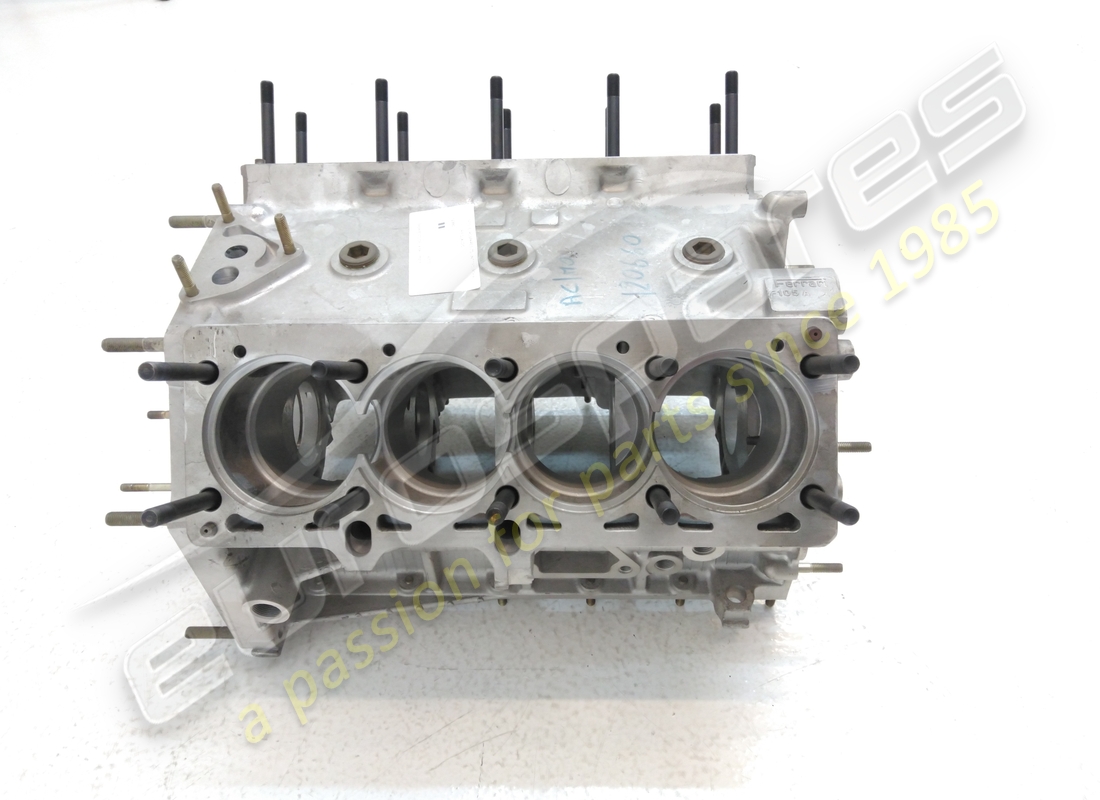 nouveau carter moteur ferrari 288 gto. numéro de pièce 120660 (3)
