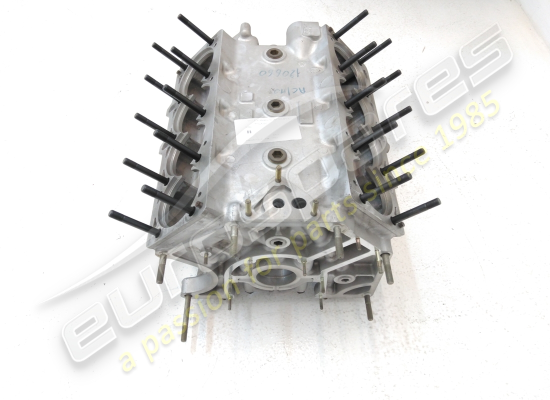 nouveau carter moteur ferrari 288 gto. numéro de pièce 120660 (2)