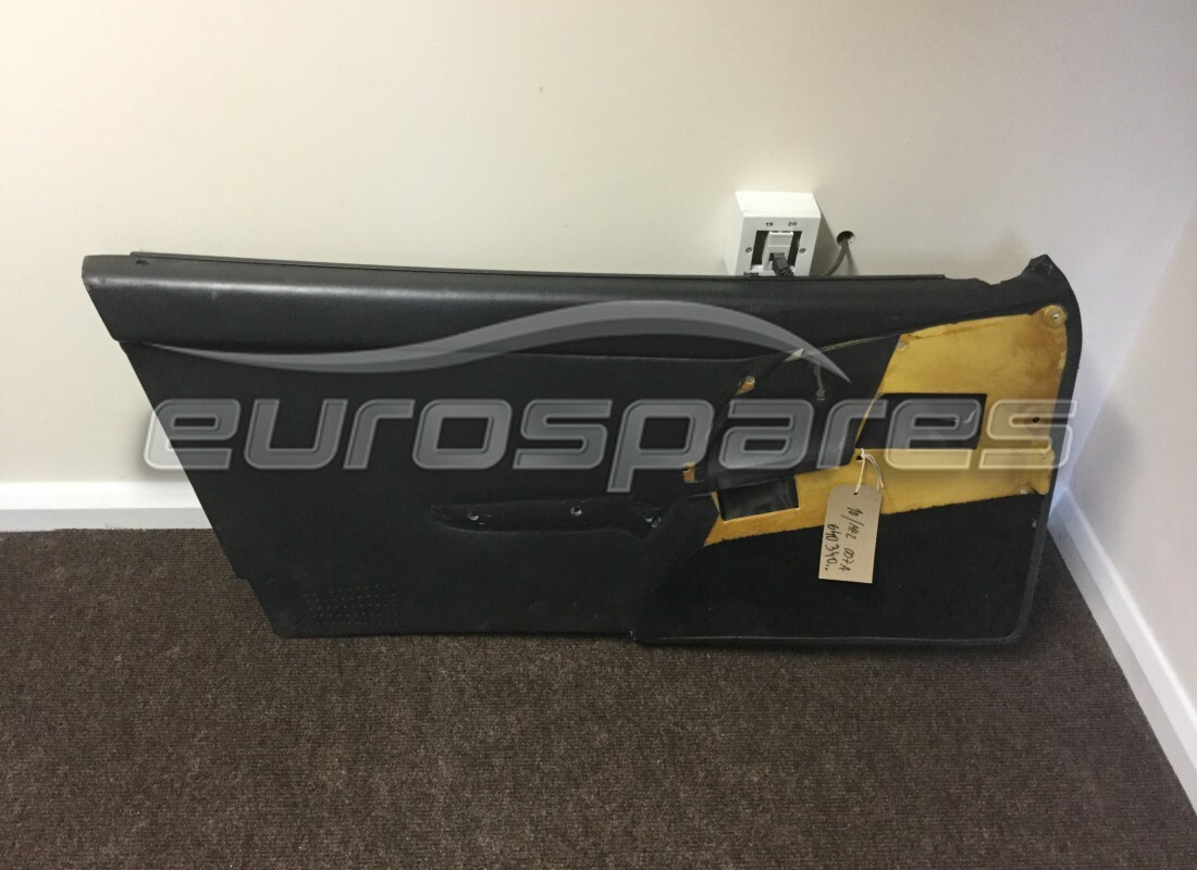 doublure de tapis noir gauche ferrari utilisé. numéro de pièce 640340.. (1)