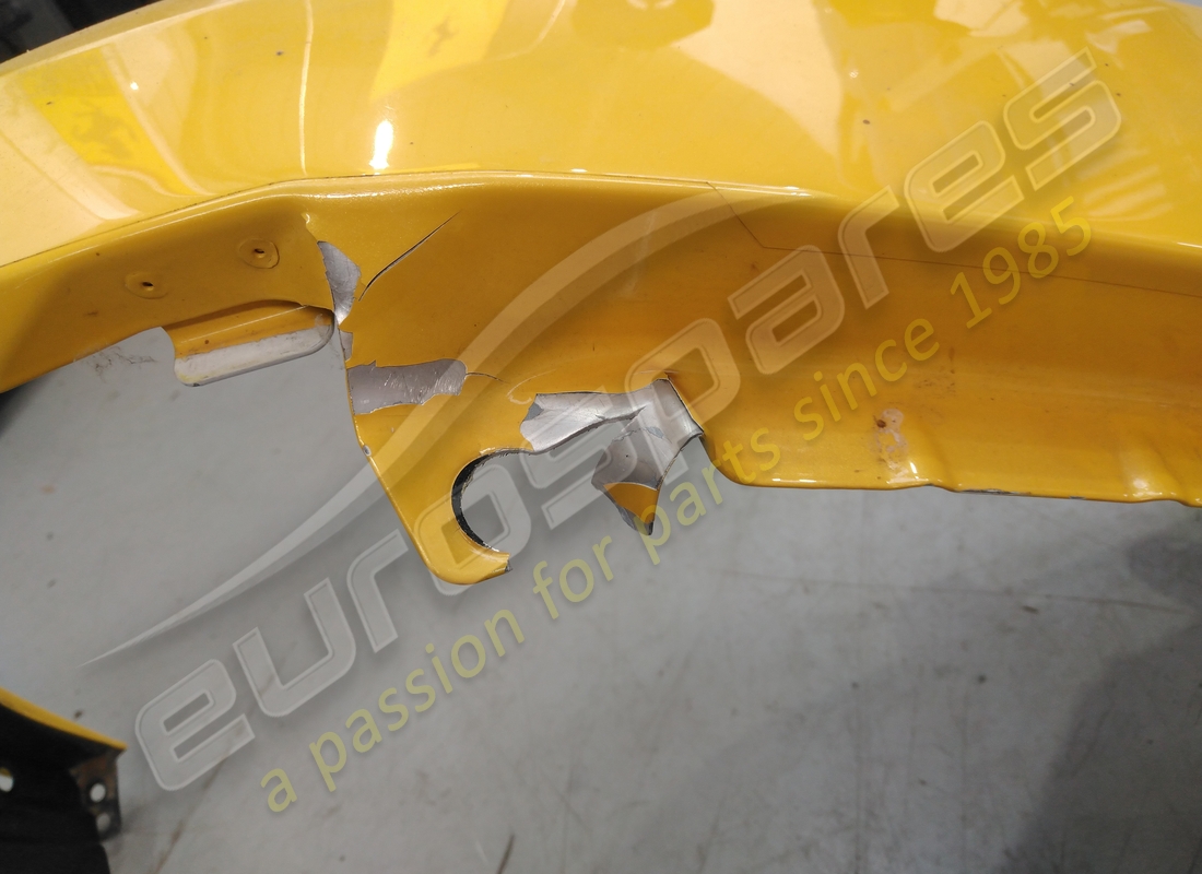 aile lamborghini endommagée. numéro de pièce 470821021b (2)