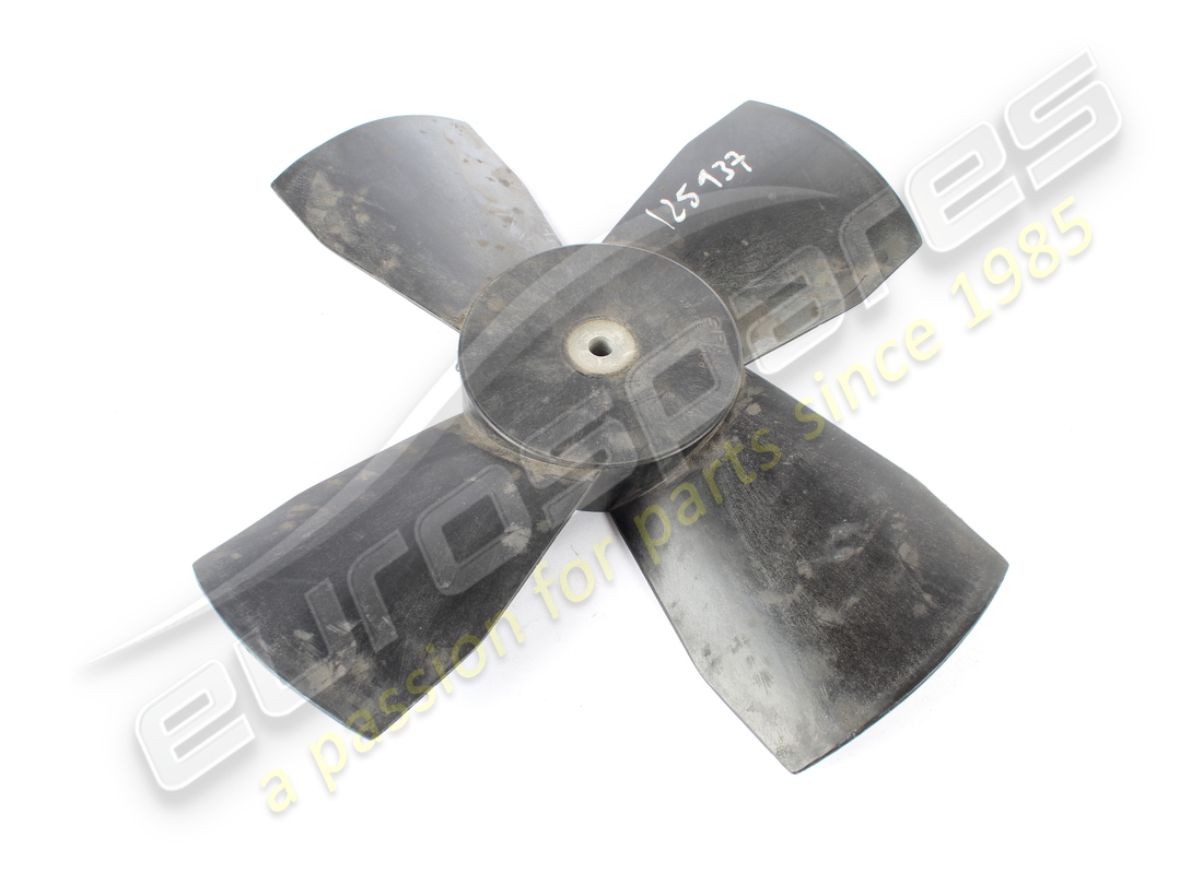 USED FERRARI 4 - BLADE FAN. PART NUMBER 126937 (2) used ferrari 4 - blade fan. part number 126937 (2)