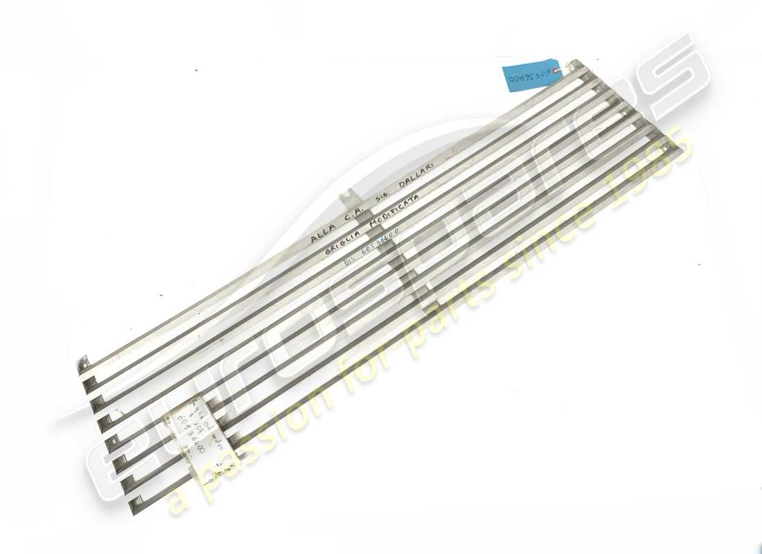 nouveau couvercle moteur de grille ferrari. numéro de pièce 60536400 (1)