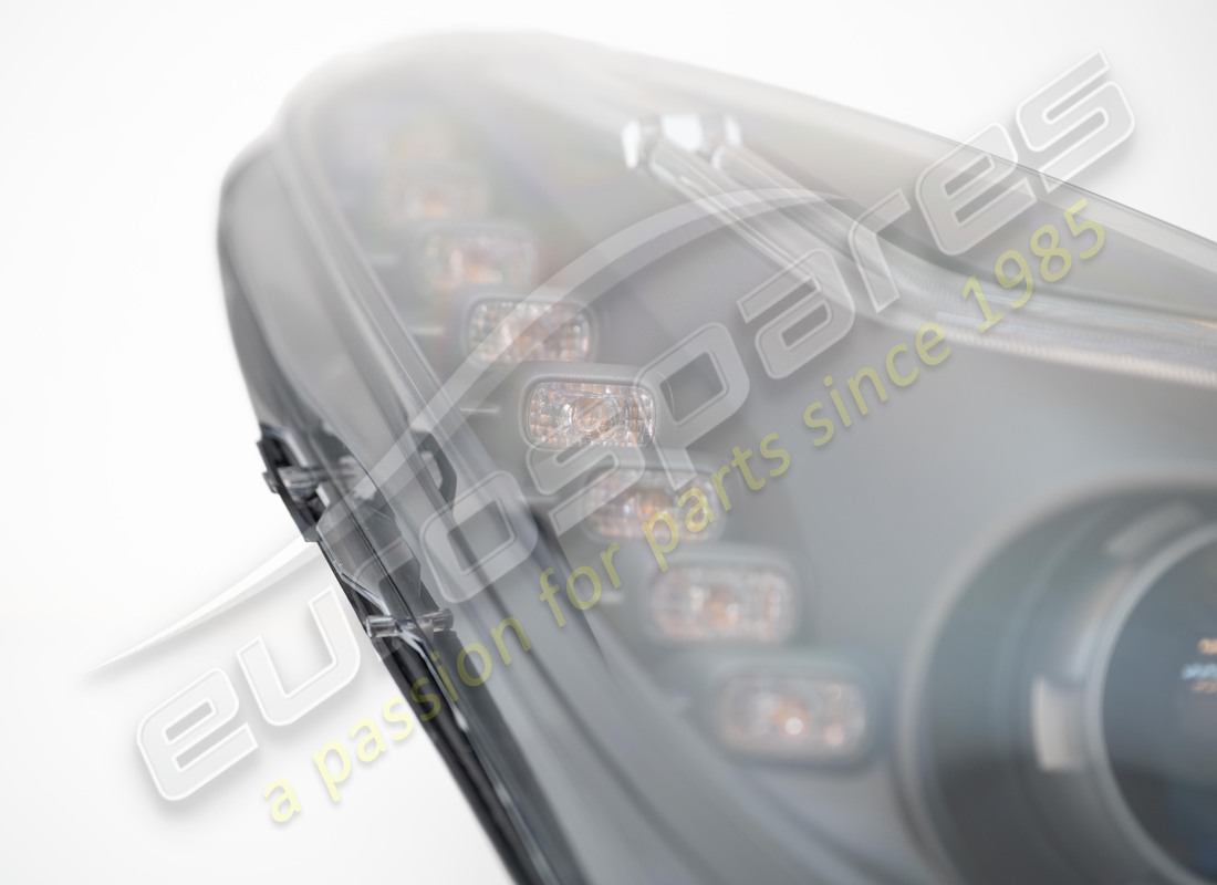 nouveau ferrari phare droit afs. référence 275037 (2)