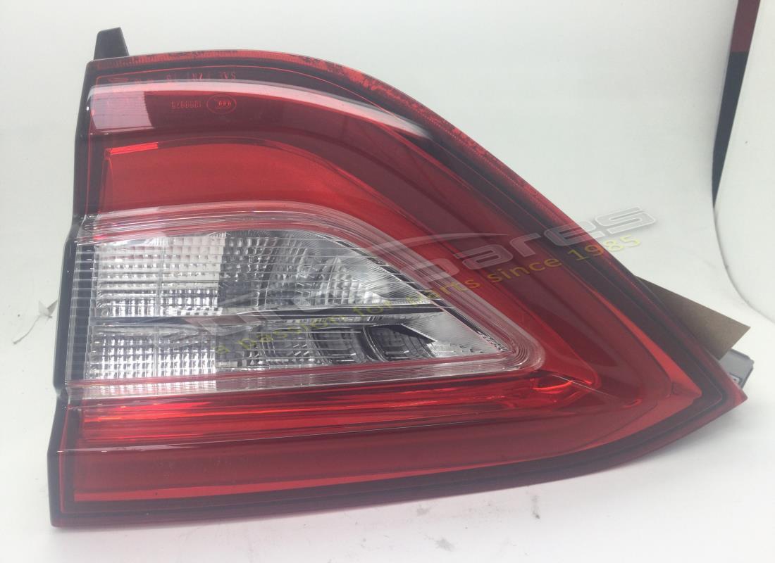 FEU ARRIÈRE MOBILE DROIT D'OCCASION Maserati. NUMÉRO DE PIÈCE 670100869 (1)