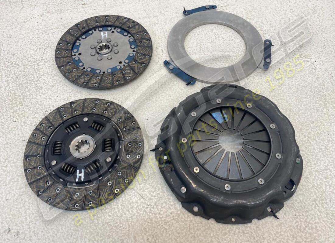 NOUVEAU KIT D'EMBRAYAGE Eurospares . NUMÉRO DE PIÈCE 124680 (1)