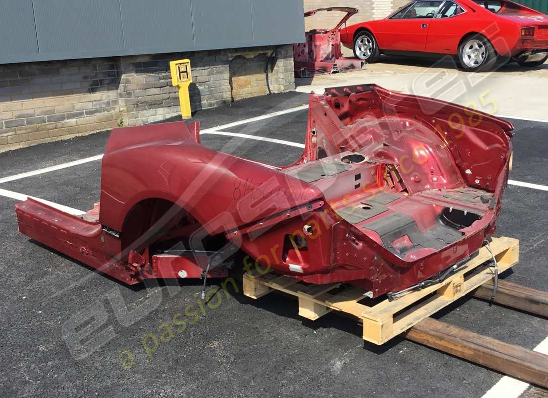 utilisé ferrari section de cadre arrière. numéro de pièce 814360000b (4)