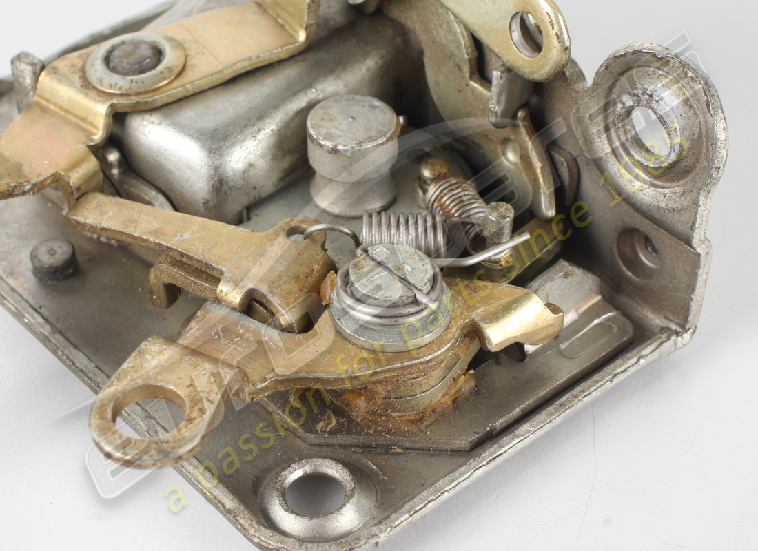 nouvelle serrure de porte droite ferrari. numéro de pièce 50137801 (3)