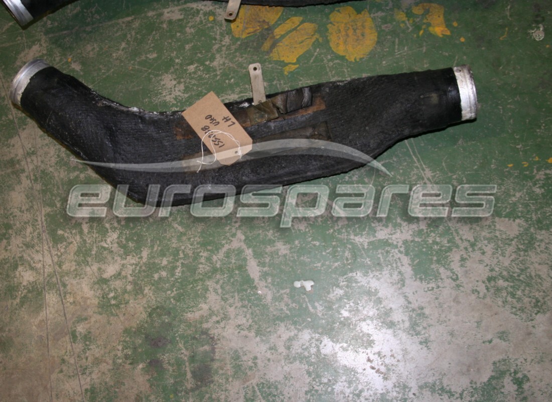 CONDUIT CENTRAL GAUCHE Ferrari UTILISÉ. NUMÉRO DE PIÈCE 155038 (1)