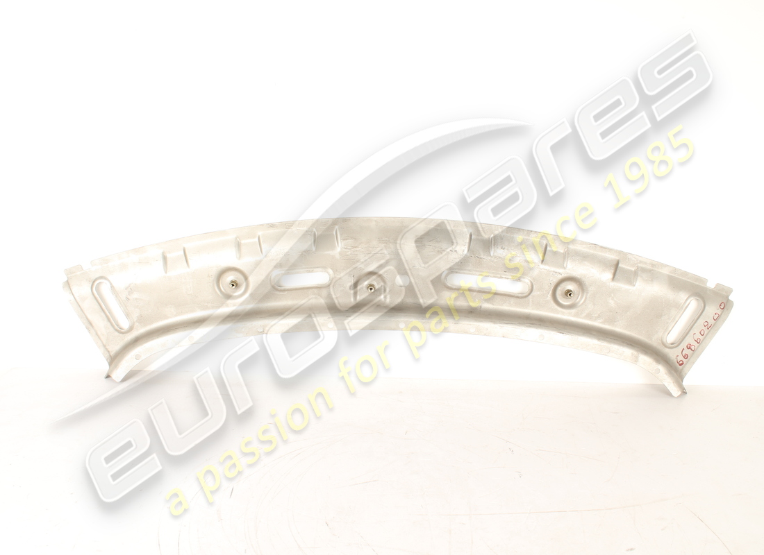 nouvelle traverse avant ferrari. numéro de pièce 66860211 (1)