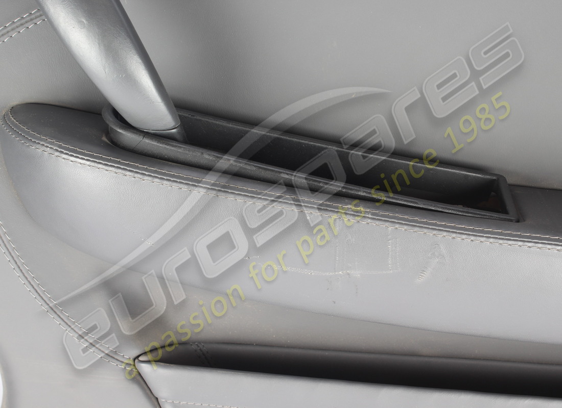panneau de porte couvert noir rh utilisé ferrari. numéro de pièce 68169312 (2)