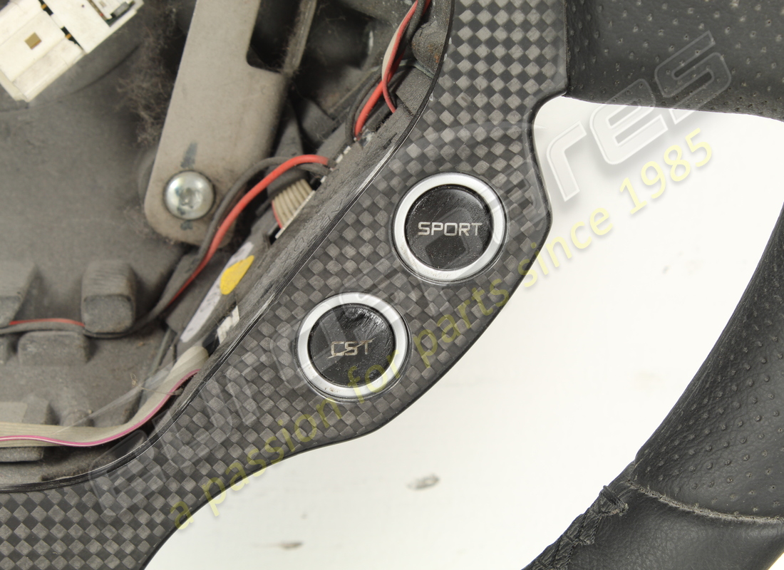 volant de ferrari utilisé. numéro de pièce 69455100 (4)