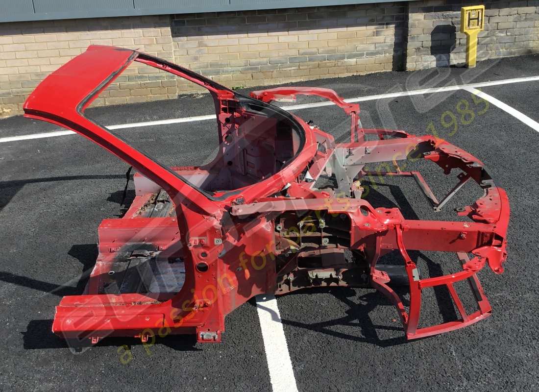 UTILISÉ Ferrari SOUS-CHÂSSIS AVANT. NUMÉRO DE PIÈCE 985269322 (1)