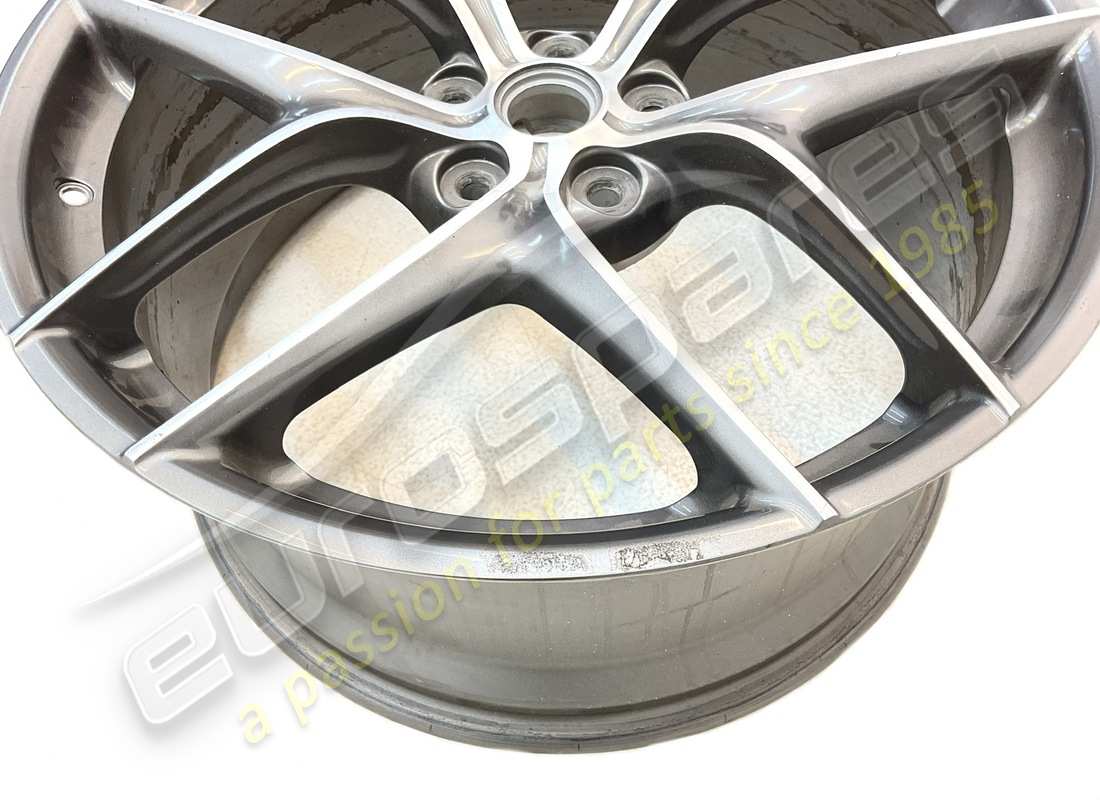 utilisé ferrari roue avant. numéro de pièce 294827 (3)