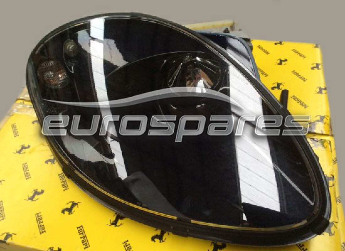 nouveau phare droit ferrari pozzi bleu. numéro de pièce 72000391 (1)