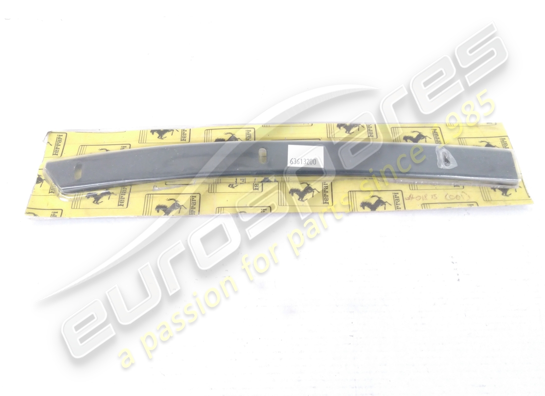 nouveau ferrari support caoutchouc avant droit profi. numéro de pièce 63613200 (1)