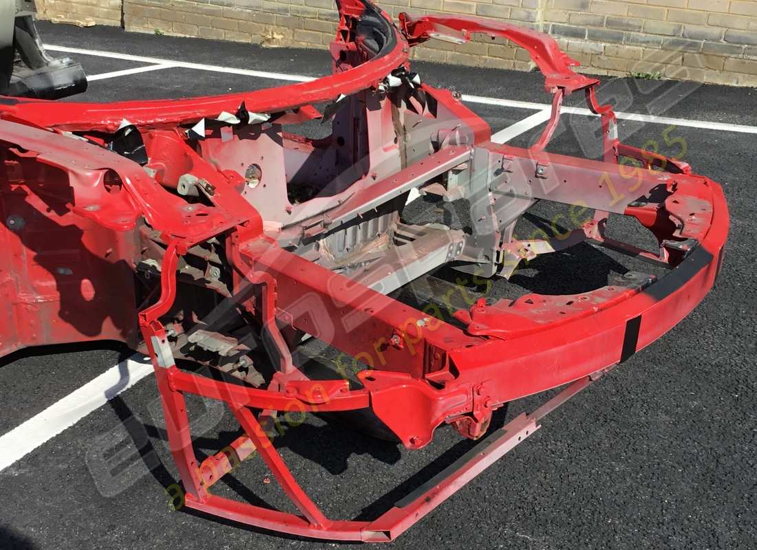 utilisé ferrari sous-châssis avant. numéro de pièce 985269322 (4)