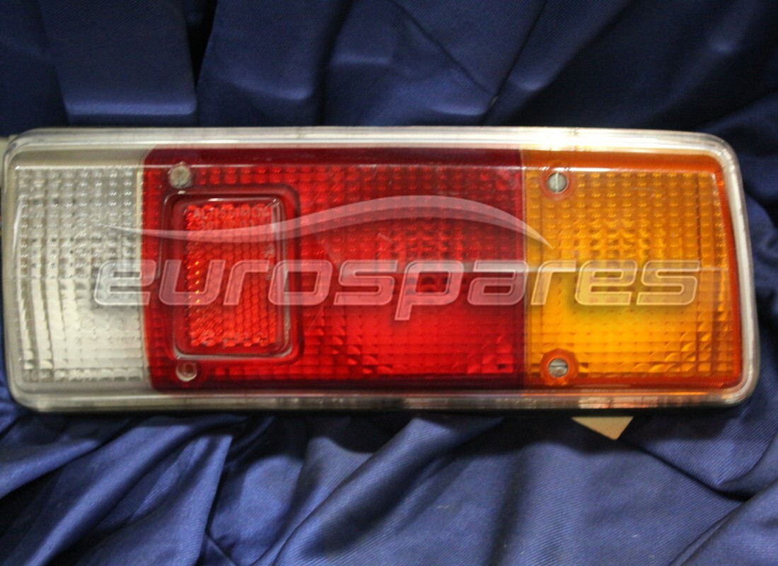 FEU ARRIÈRE UTILISÉ Lamborghini. NUMÉRO DE PIÈCE 006743114 (1)