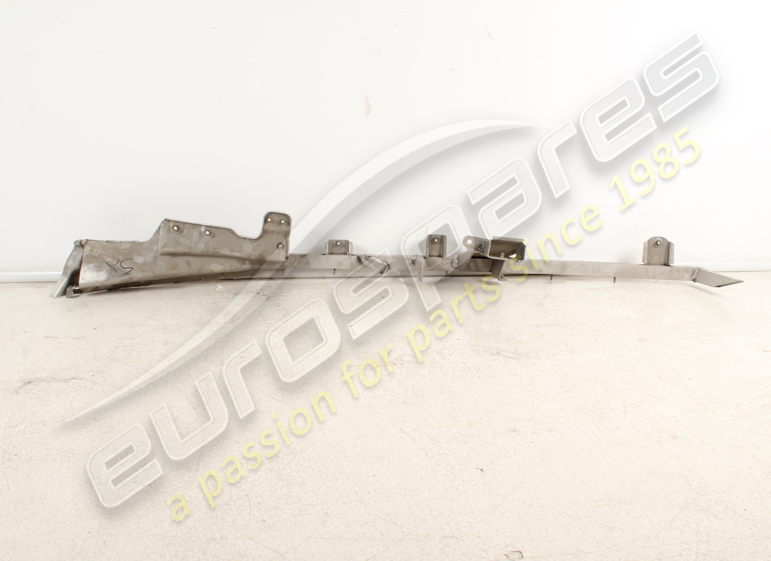 nouveau cadre supérieur gauche ferrari. numéro de pièce 66992211 (2)