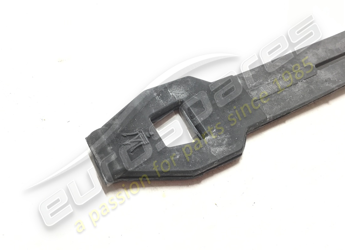 nouvelle sangle de fermeture du boîtier de filtre maserati. numéro de pièce 312420100 (2)