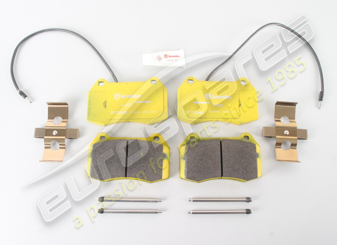 nouveau jeu de plaquettes ferrari pour étriers avant (brembo). numéro de pièce 70000924 (1)
