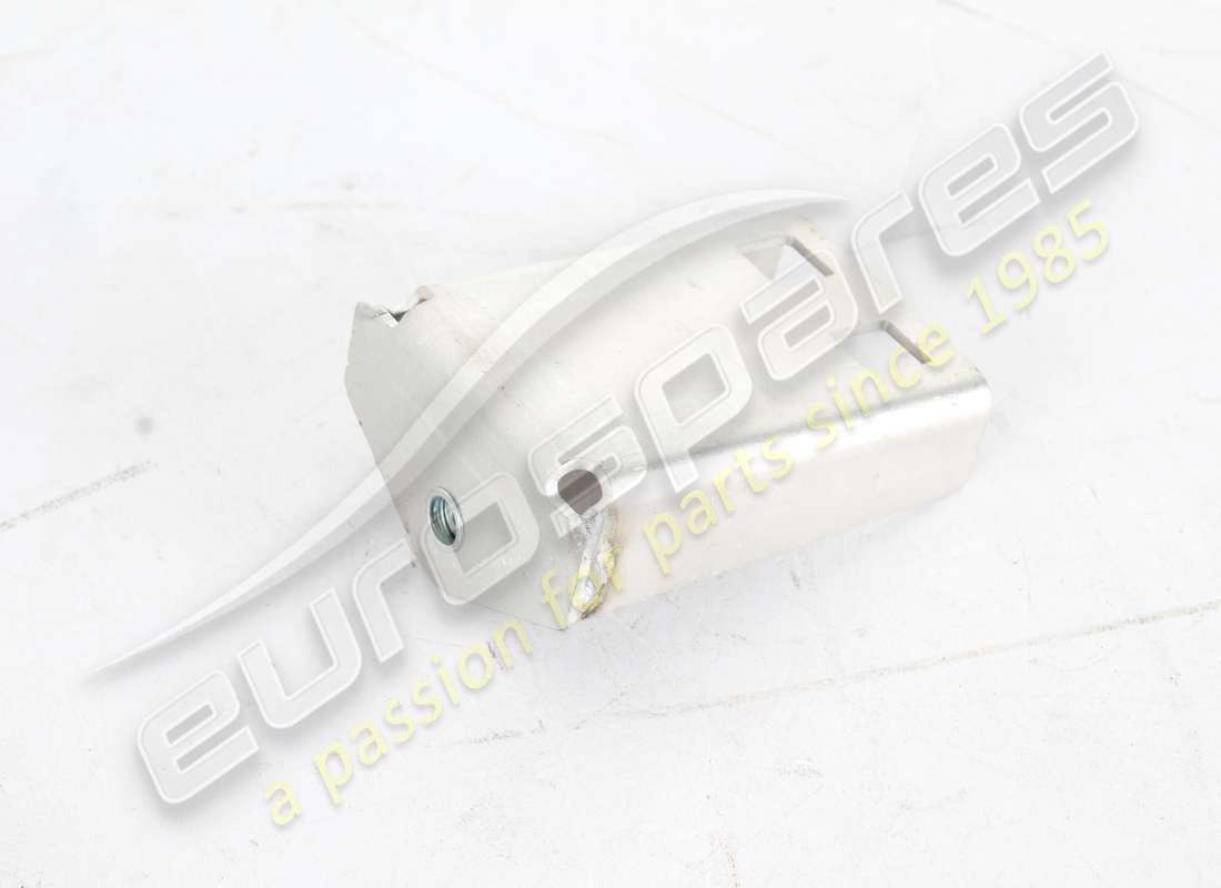 nouveau support de fixation latéral extérieur ferrari. numéro de pièce 84948900 (1)