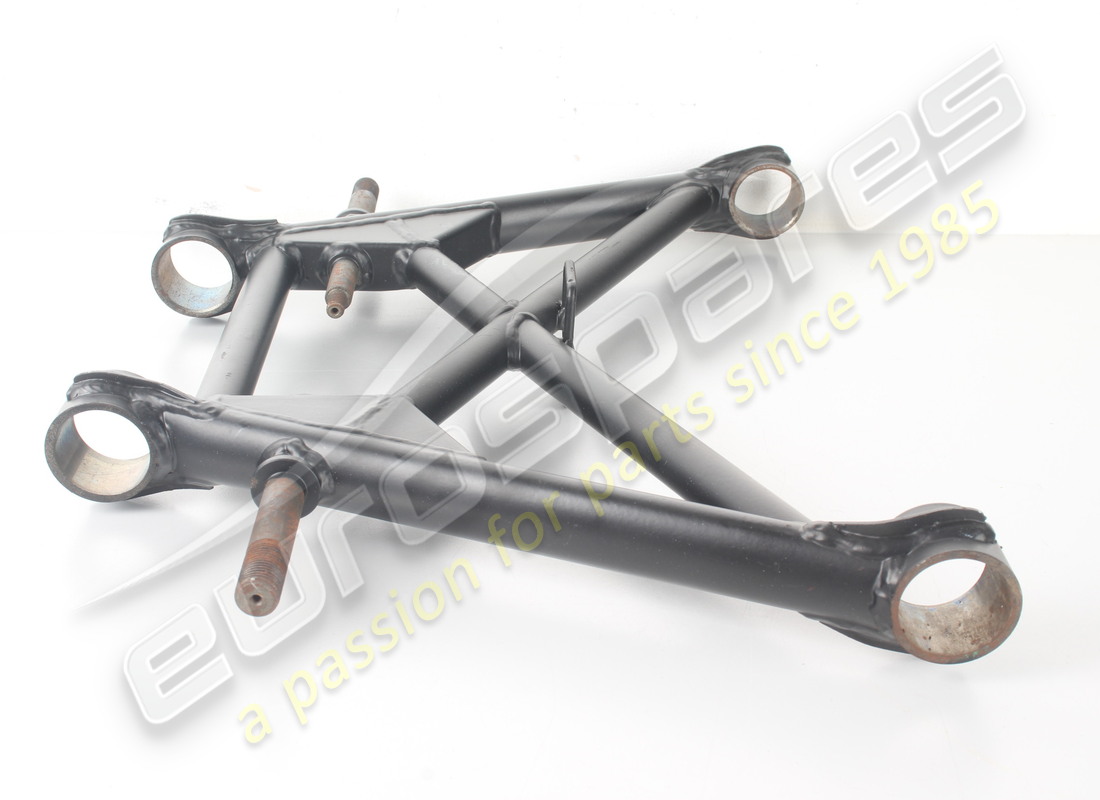 NOUVEAU LEVIER INFÉRIEUR ARRIÈRE FERRARI. NUMÉRO DE PIÈCE 124304 (3) nouveau levier inférieur arrière ferrari. numéro de pièce 124304 (3)