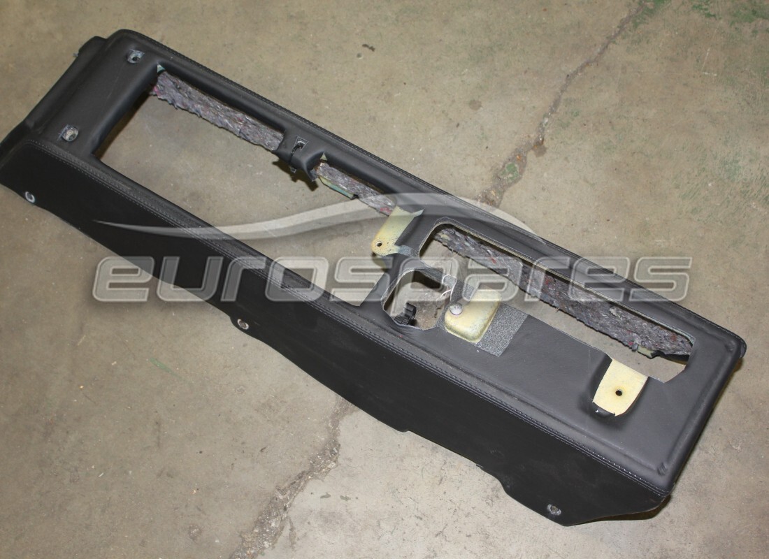UTILISÉ Ferrari UNITÉ INFÉRIEURE . NUMÉRO DE PIÈCE 683964.. (1)