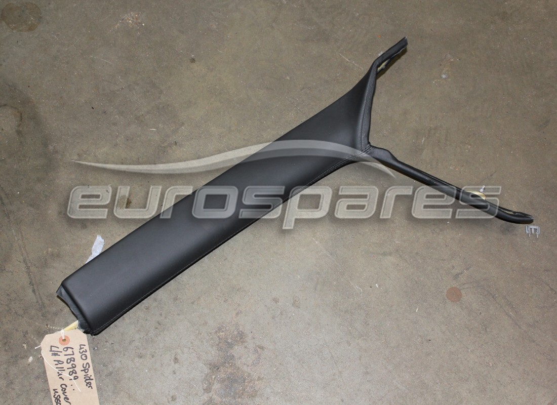 Ferrari GARNITURE DE MONTANT DE PARE-BRISE GAUCHE UTILISÉE. NUMÉRO DE PIÈCE 678989.. (1)