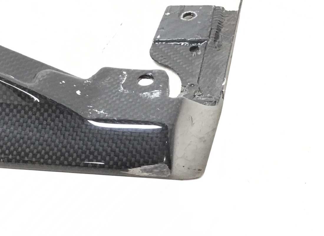 couvercle de seuil extérieur gauche ferrari utilisé. numéro de pièce 84654500 (2)