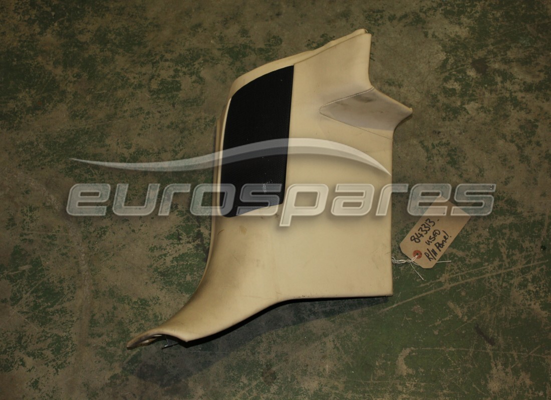 GARNITURE LATÉRALE INFÉRIEURE Ferrari UTILISÉE. NUMÉRO DE PIÈCE 843313.. (1)