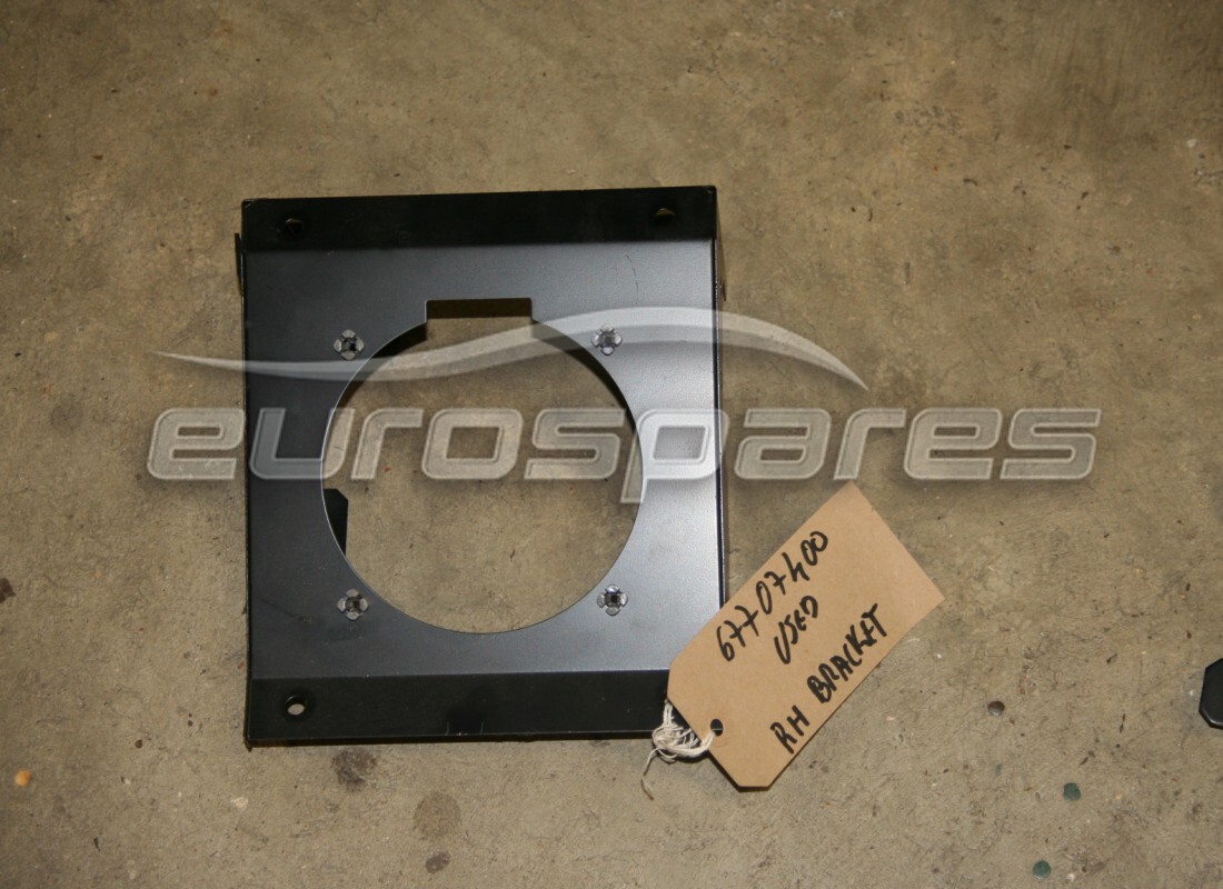 USED MASERATI RH LOUD SPEAKER FIXING BRAC . PART NUMBER 67707400 (1)