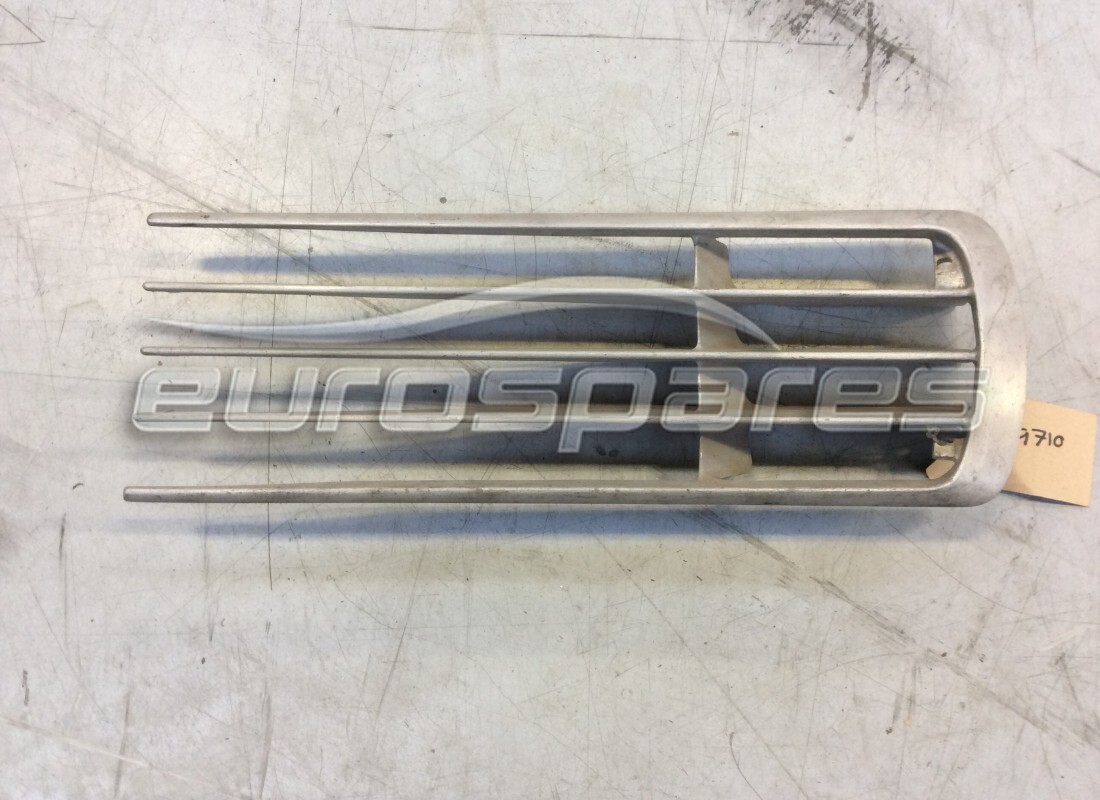 nouvelle grille d'aile arrière gauche ferrari. numéro de pièce 62529710 (1)