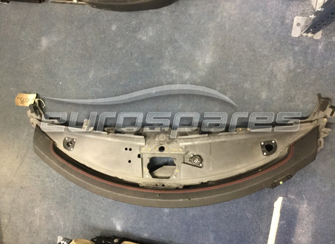 UTILISÉ Ferrari SOUS-CADRE DE TABLEAU DE BORD AVANT COMPLET. NUMÉRO DE PIÈCE 825095.. (1)