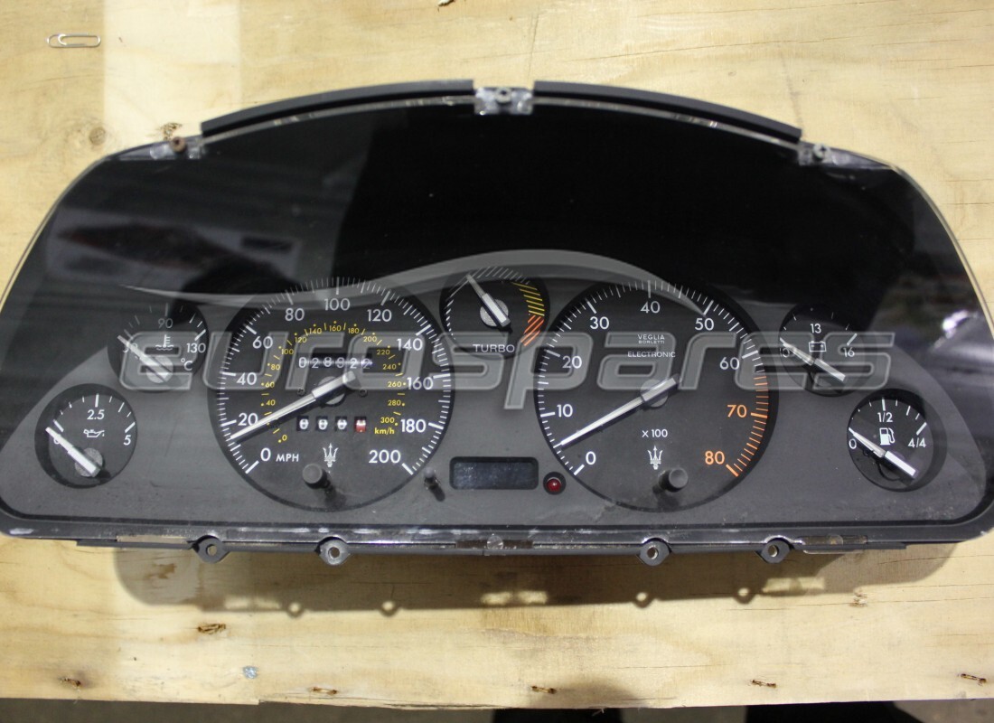 ENSEMBLE D'INSTRUMENT Maserati UTILISÉ. NUMÉRO DE PIÈCE 373620100 (1)