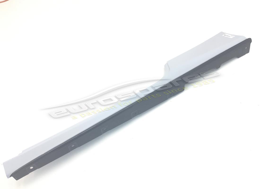 NOUVELLE GARNITURE SOUS-PORTE GAUCHE Ferrari . NUMÉRO DE PIÈCE 86936410 (1)