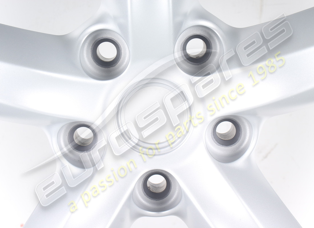 NOUVELLE ROUE AVANT FERRARI. NUMÉRO DE PIÈCE 328466 (2) nouvelle roue avant ferrari. numéro de pièce 328466 (2)