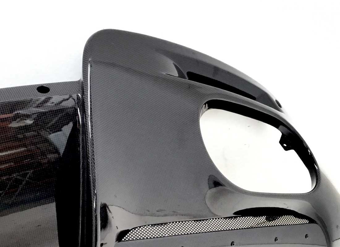 nouveau ferrari diffuseur arrière complet en carbone. numéro de pièce 780224 (2)