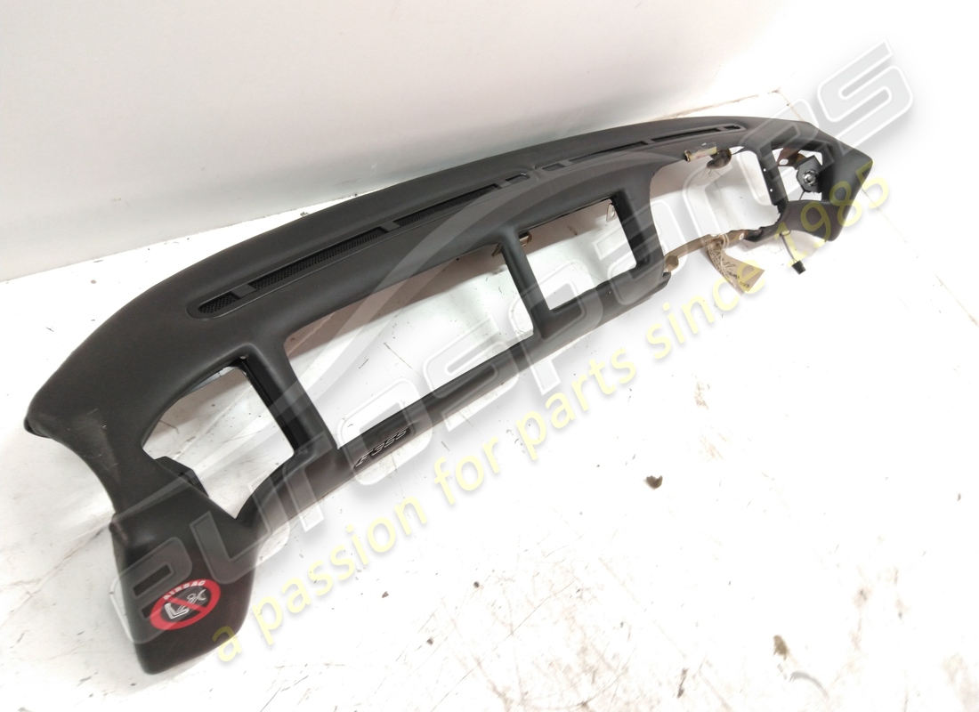 utilisé ferrari cadre supérieur de tableau de bord rembourré. numéro de pièce 648847.. (3)