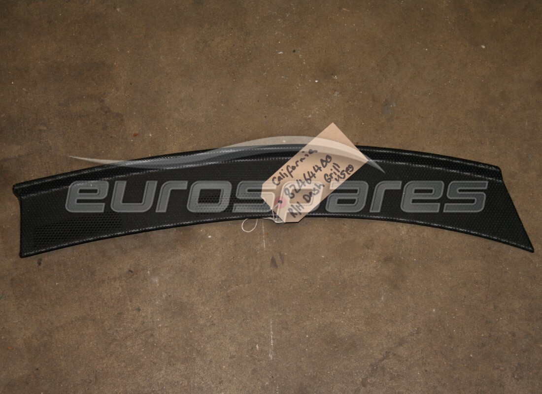 GRILLE DE DÉGIVRAGE DROITE Ferrari UTILISÉE. NUMÉRO DE PIÈCE 82464400 (1)
