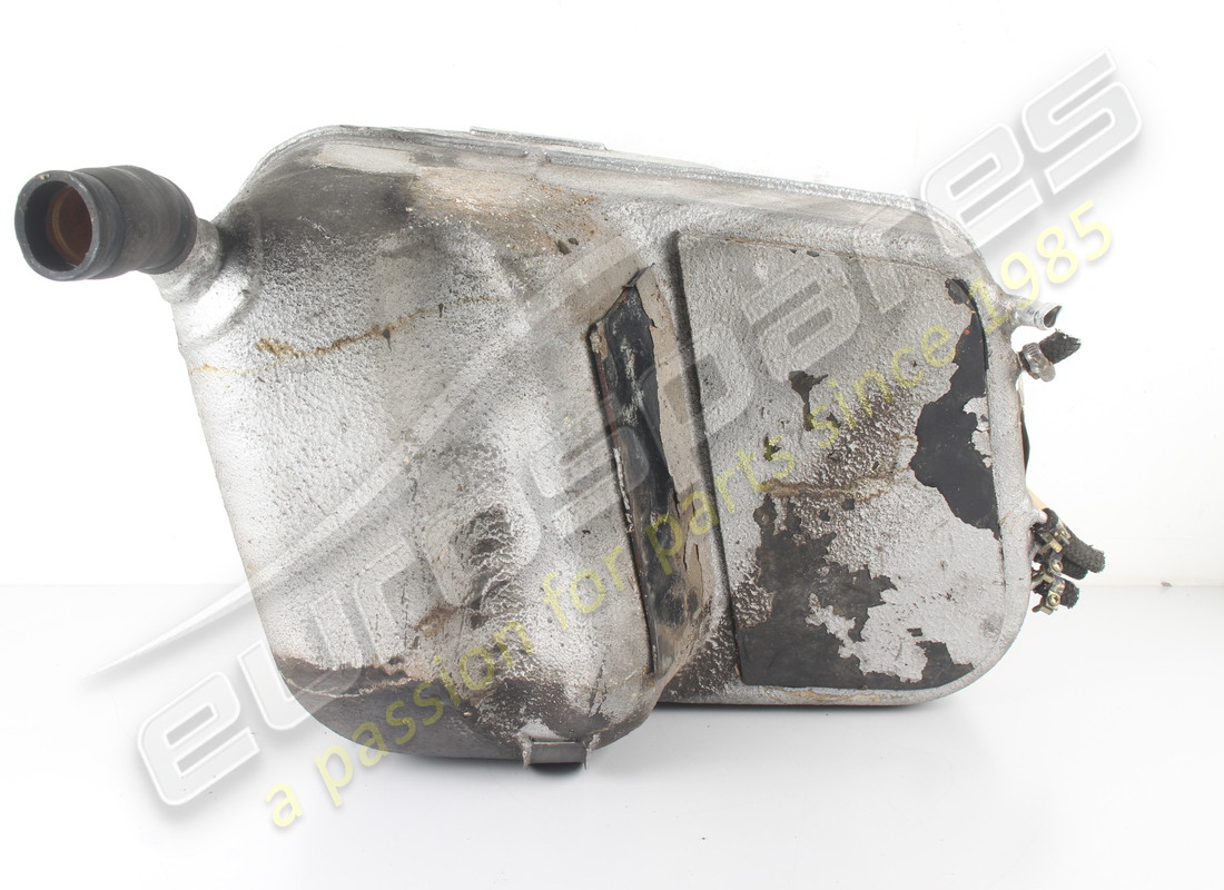 RÉSERVOIR DE CARBURANT DROIT Ferrari UTILISÉ. NUMÉRO DE PIÈCE 114605 (1)