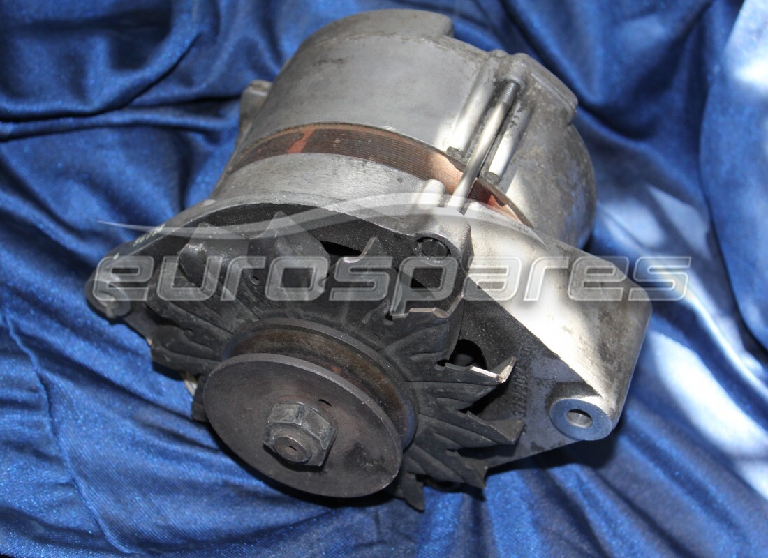 Maserati ALTERNATEUR BOSCH UTILISÉ COMPLET AVEC VENTILATEUR . NUMÉRO DE PIÈCE 1072ME65079 (1)