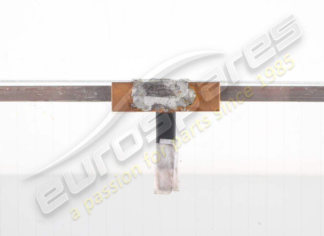 nouvelle vitre arrière ferrari. numéro de pièce 62080000 (2)