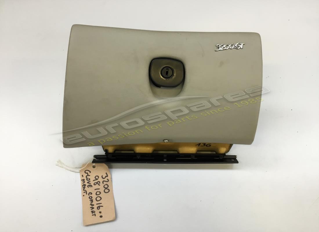 ENSEMBLE DE BOÎTE À GANTS D'OCCASION Maserati. NUMÉRO DE PIÈCE 9810016.. (1)