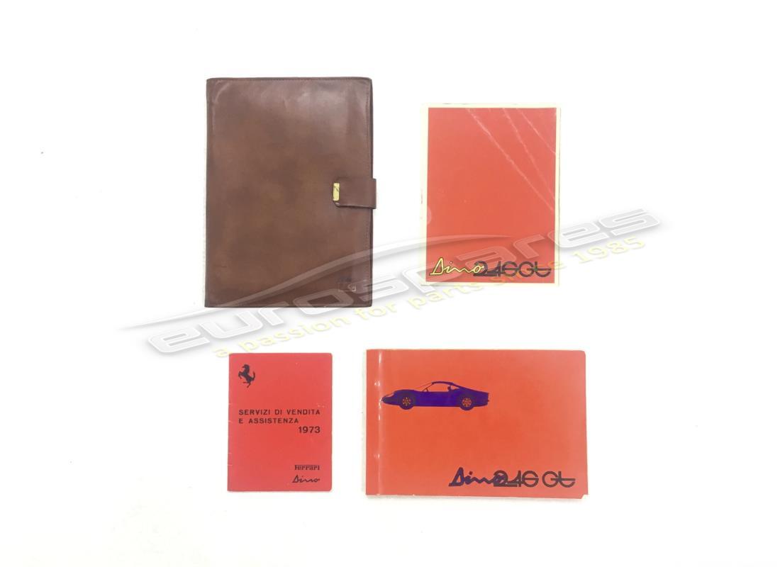 UTILISÉ Ferrari 246 ENSEMBLE DE POCHETTES MANUELLES COMPLÈTES D'ORIGINE DINO. NUMÉRO DE PIÈCE 9599001401 (1)