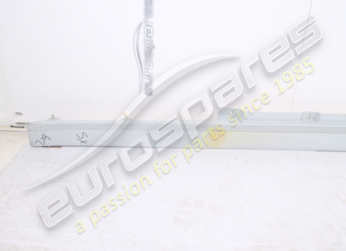 seuil de porte gauche d'occasion ferrari. référence 66859210 (2)